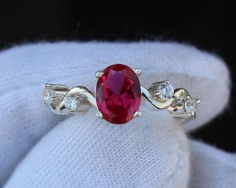 Anillo de rubí de laboratorio ovalado: plata de ley, detalles de circonita cúbica, hecho a mano
