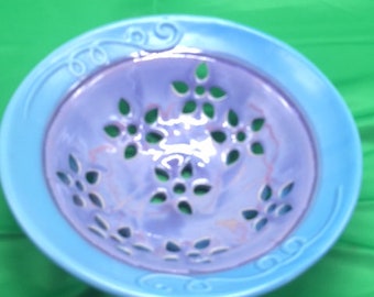 Art Pottery Berry Bowl Colander. Vintage in beautiful condition.