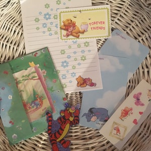 Kit de correspondance Winnie l'ourson ~ personnages classiques Disney nostalgiques des années 80 et 90 pour enfants, autocollants en papier, cartes de la Saint-Valentin, jouets vintage