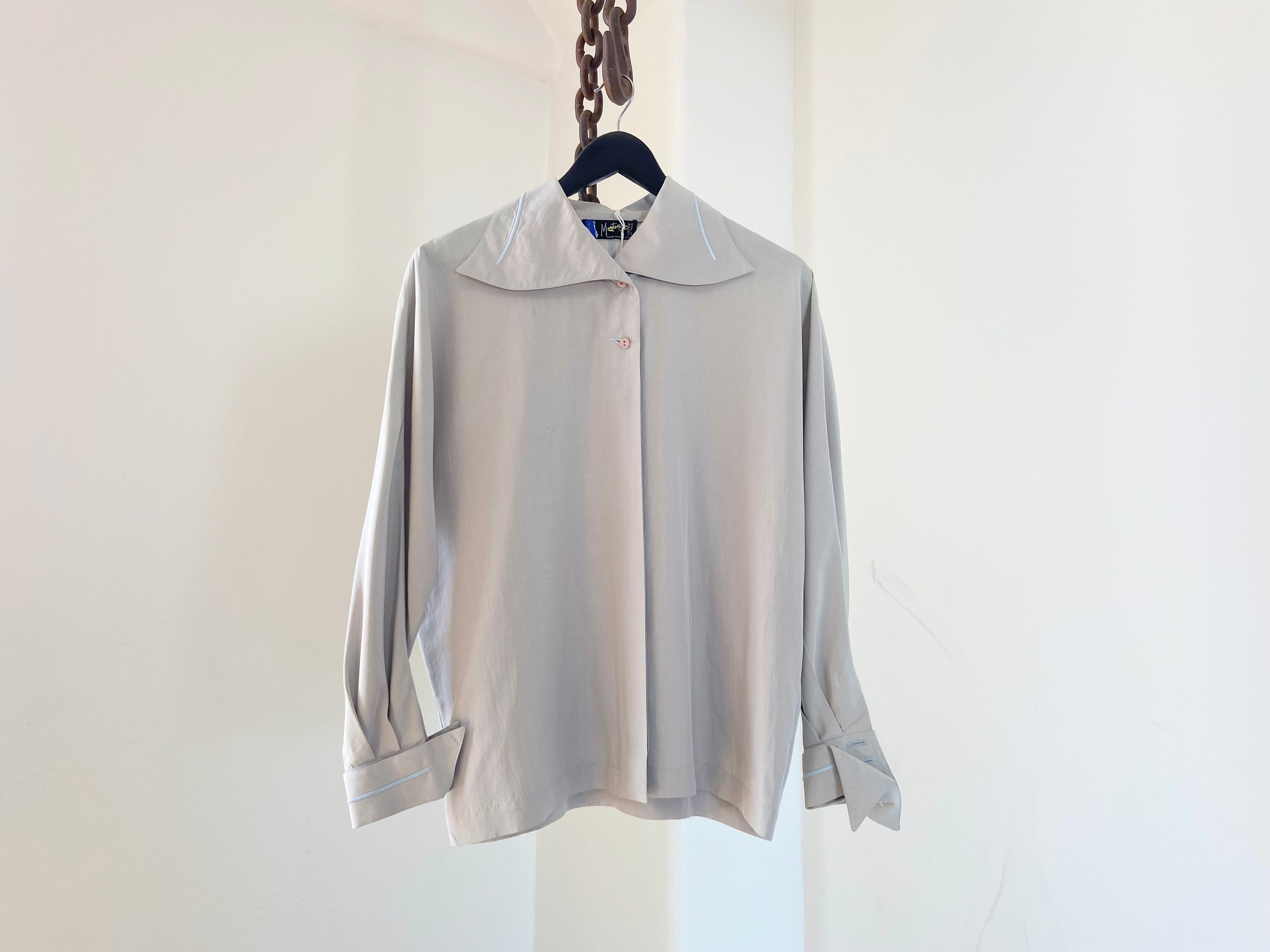 Vintage Montana Made in Italy 100 % Seidengraue Bluse mit verlängertem Kragen