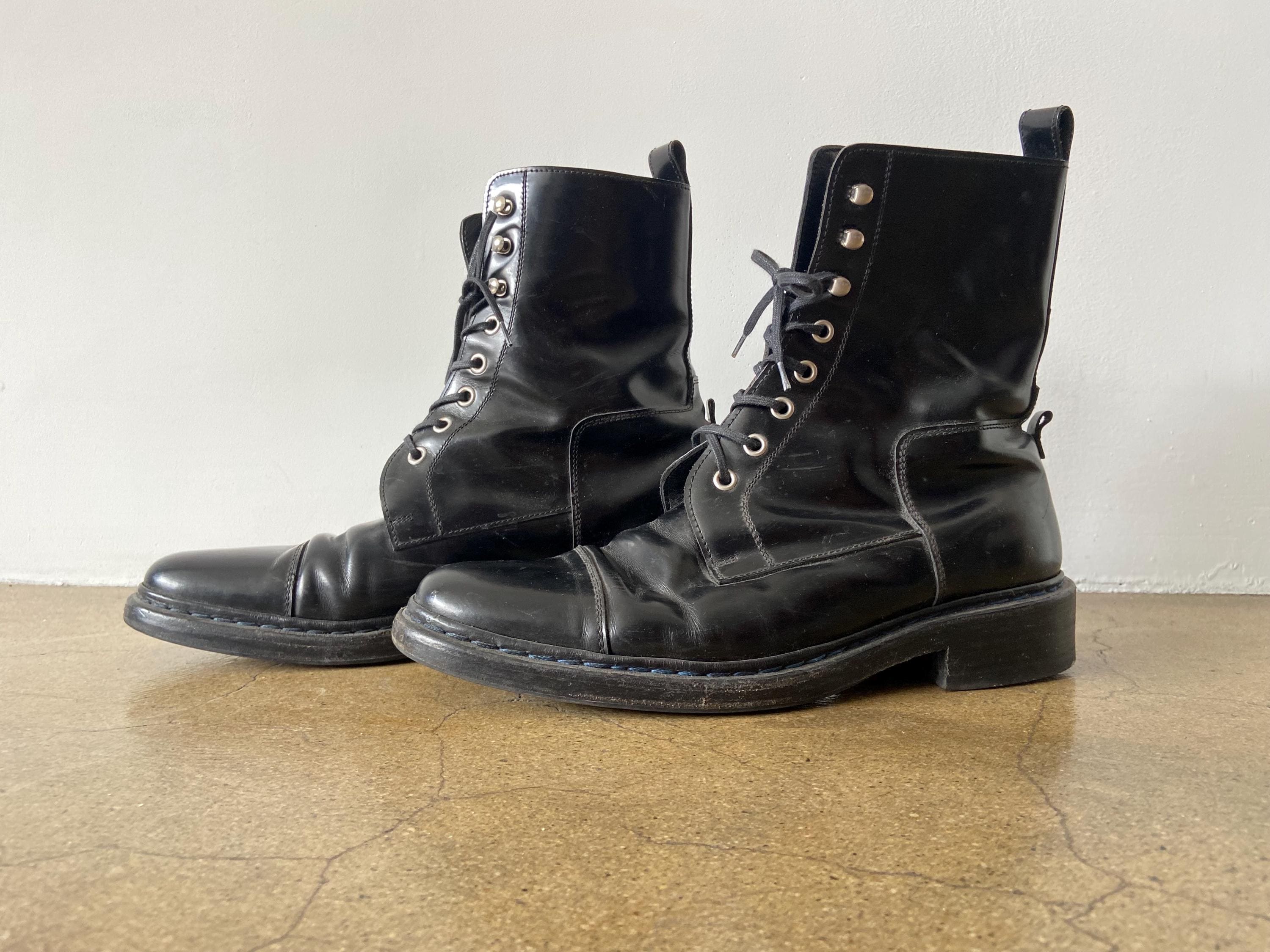 Balenciaga Black military boots with a worn look #militaryboots Balenciaga - Bulldozer 25 leather platform combat boots | Plush main image 2