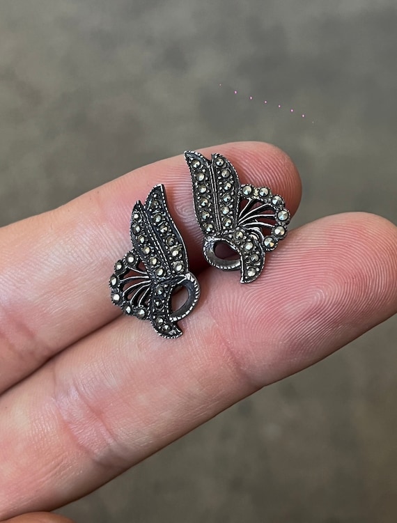 Rhinestones Silver Wings Earrings !!