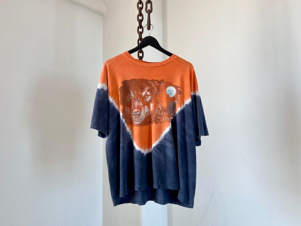 Vintage Orange Black Graphic “follow the Spirit” Wolf Cotton T