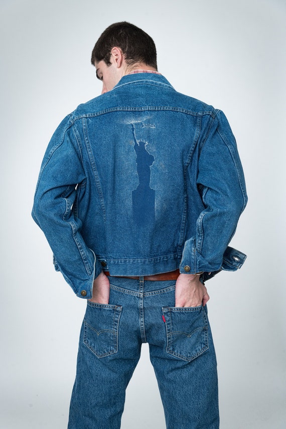 Wrangler Blue Denim Jacket with Art Drawing Statue