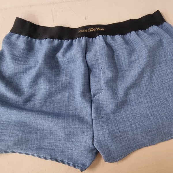 Handgefertigte Herren-Boxershorts aus natürlichem Bio-LEINEN mit weichem Gummizug.