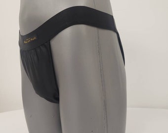 Herren-Slip aus glänzendem Satin in Schwarz, Tanga-ähnliche Unterwäsche, vollständig gefüttert mit seidigem Finish.