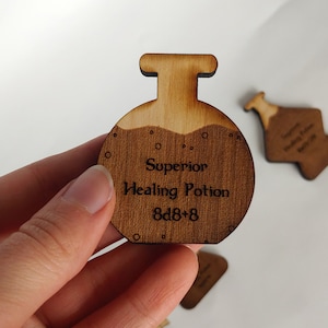 8 DnD potion tokens, Wooden potion tokens, DnD Healing Potion, Wooden Potion token, healing potion bottles, DnD 5e healing potion collection