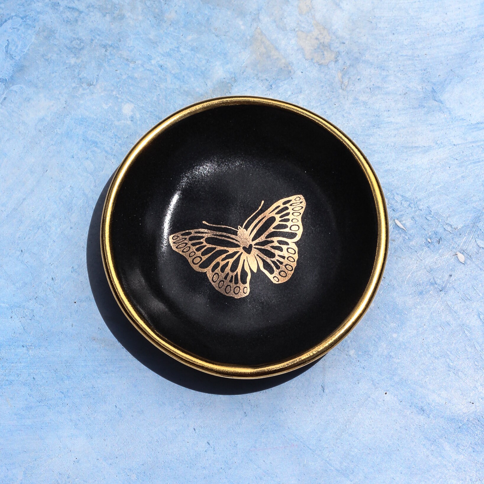 Awarded Dish w Butterflies 23.5k Gold Outlined Lacquerware Patzcuaro Mexico