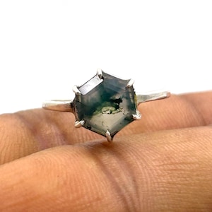 Hexagon Green Moss Agate Ring, Natural Moss Agate Ring – 925 Sterling Silver, Healing Gemstone Ring, Handmade Ring, Women Ring Minimalist.