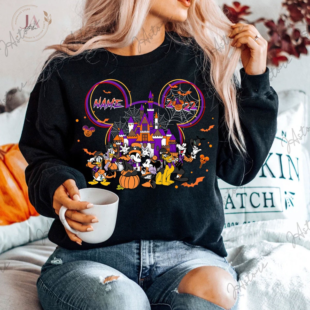 Discover Personalisierte Disney Halloween Party 2022 | Mickey and Friends Halloween Pullover