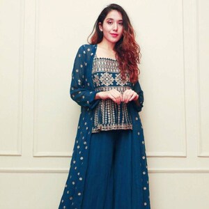 Blue kurta girl cheap