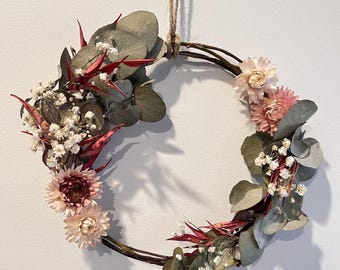 Dried Flower Mini Wreath, Everlasting daisy, Eucalyptus and Babies Breath, Gift or home decor
