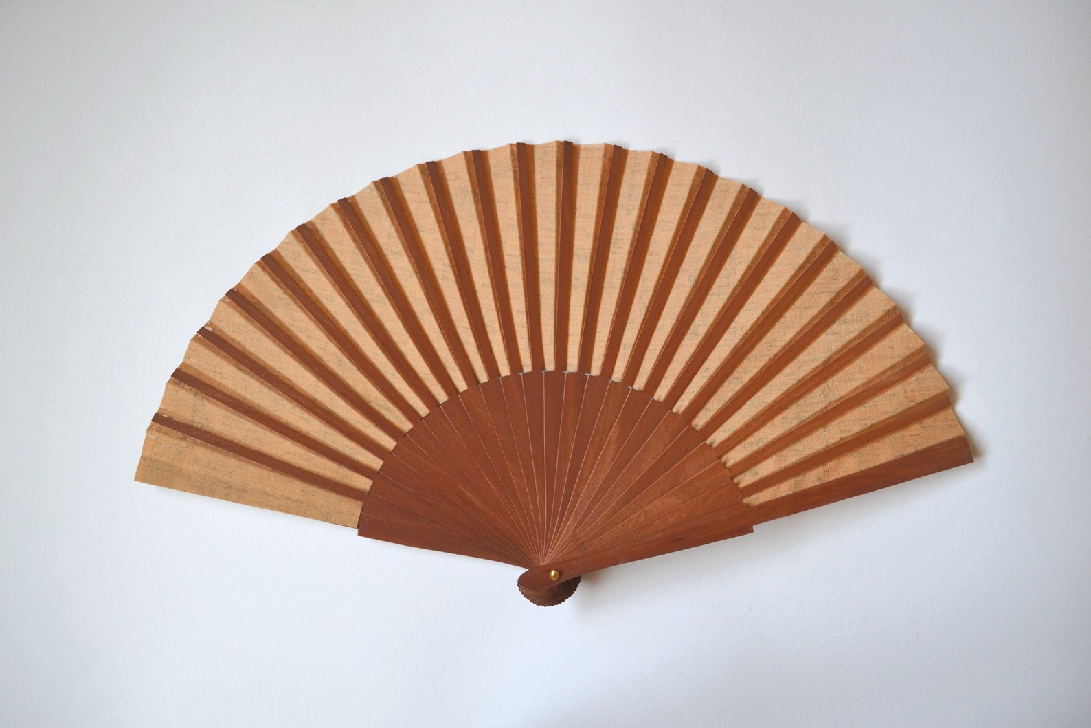 Spanischer Fächer aus Holz mit Korkblatt - Etsy.de