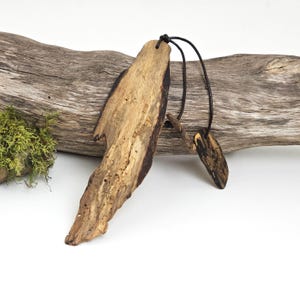 Handmade Wooden Bookmark with Whimsical Tassel - Ideal Present for Bookworms