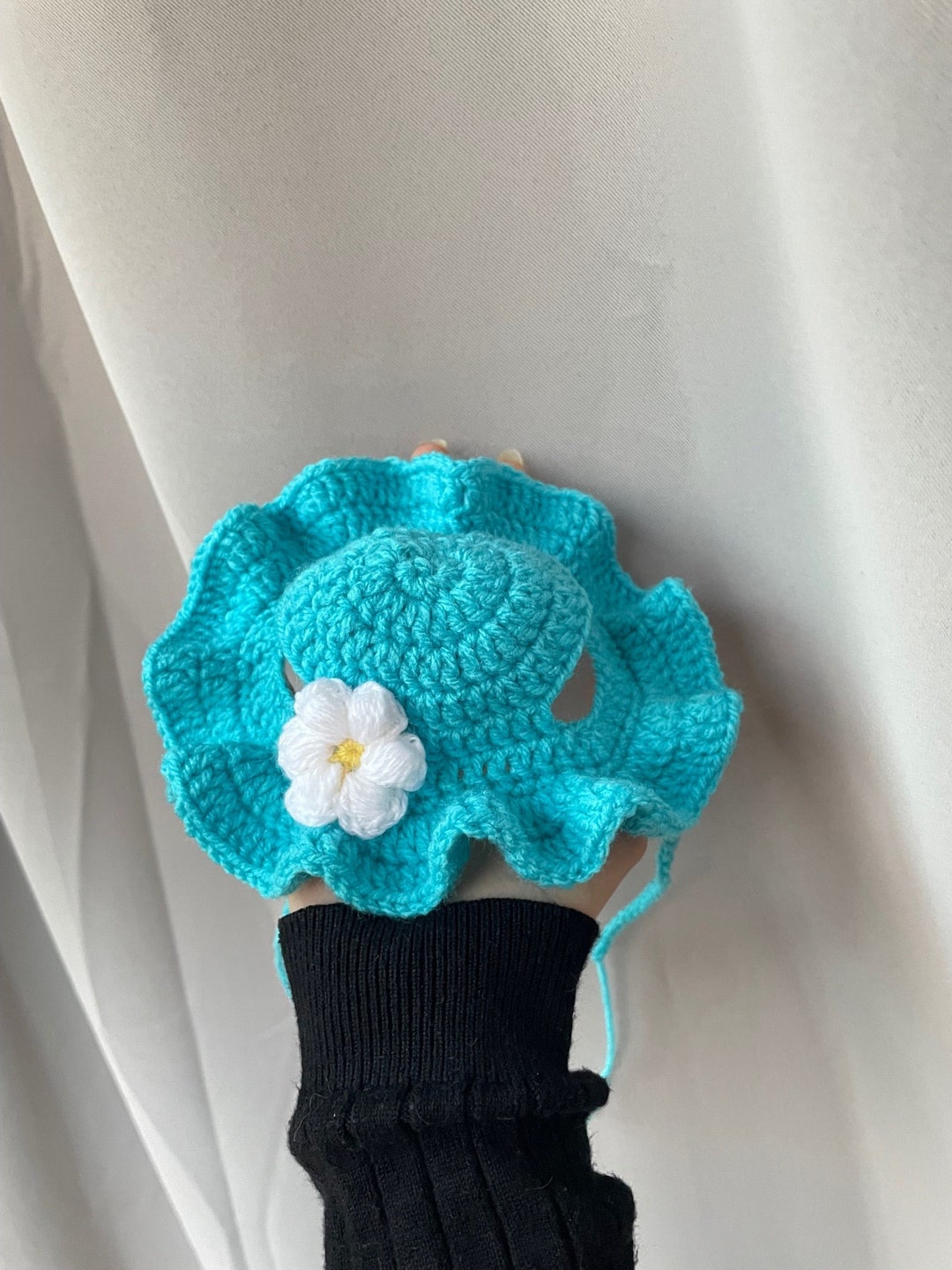Crochet Daisy Ruffle Hat for Cats - Etsy UK