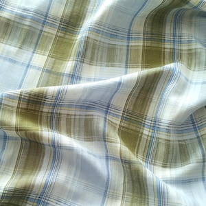 Tecido de algodão leve com xadrez azul e verde – tecido xadrez italiano para blusas, camisas e vestidos de verão – arejado e tingido com fios.