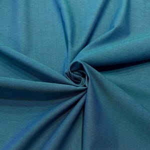 Tweekleurige, glinsterende katoenen stof in petrolkleur – hoogwaardige stof per meter voor jurken, rokken, blouses en decoraties – garengeverfd, ondoorzichtig en elegant.