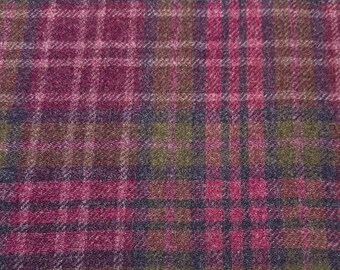Shetland Tweed Check Bordeauxpaarsgroen – Hoogwaardige wollen stof uit Engeland voor blazers, jurken en rokken.