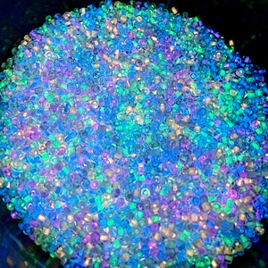 Cuentas de vidrio que brillan en la oscuridad: Mezcla Sirena, cuentas de vidrio de 4 mm, más de 500 unidades.