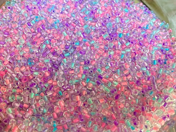 500pcs/40 grams Mermaid Mix 4mm Glow in the Dark Seed Beads for arts & crafts projects, DIY jewelry Black Light