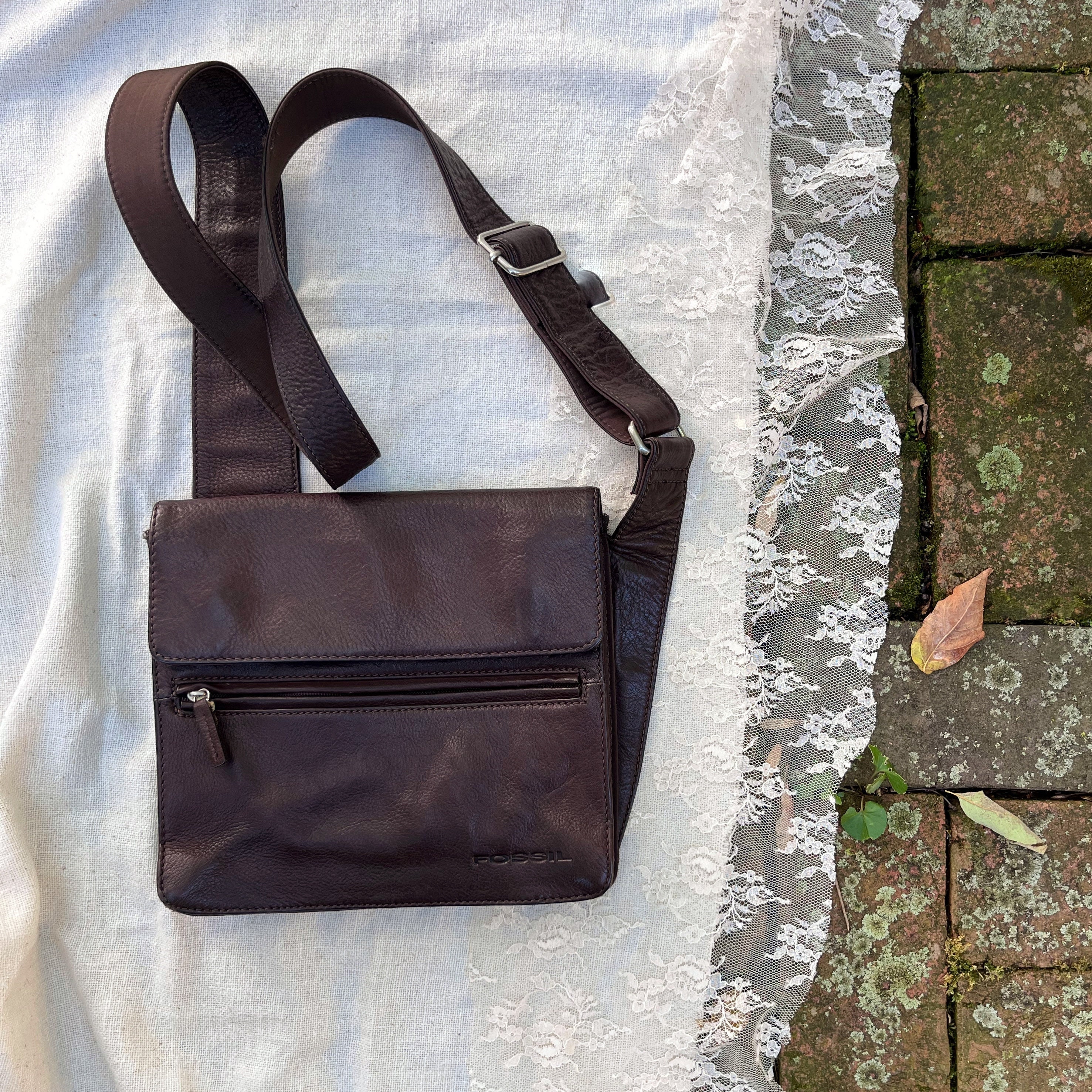 Vintage Fossil Brand Brown Leather Duffle Bag