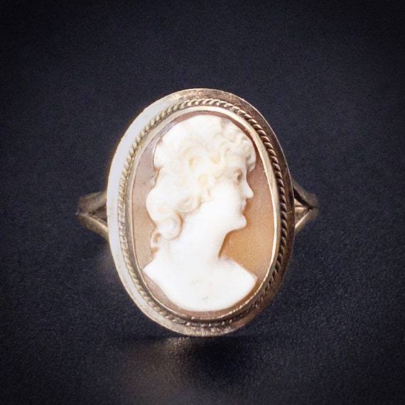 Antique 14K & Carved Shell Cameo Ring - image 1