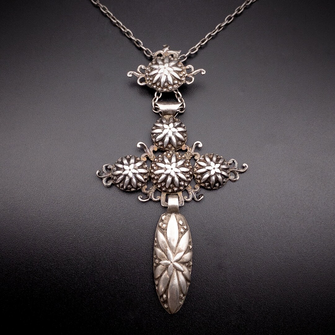 Antique Silver Cross Pendant & Chain - Etsy