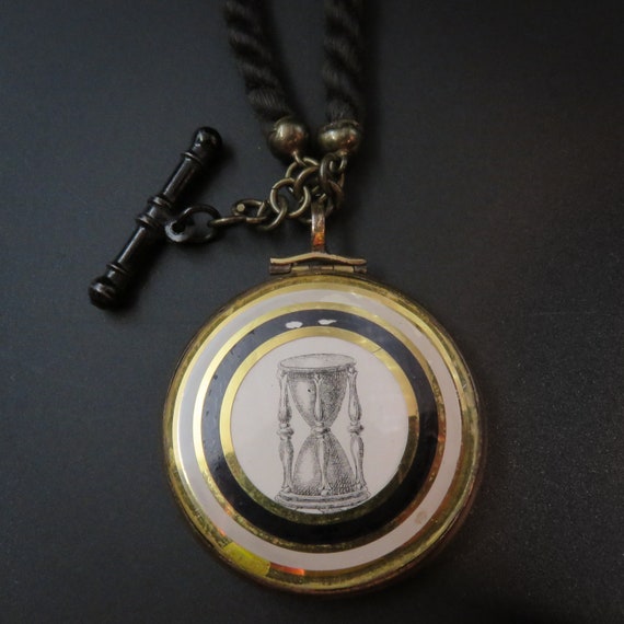 Watch Ornament with Hourglass Graphic - image 6