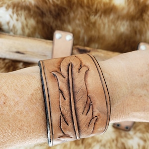 Leather Cuff bracelet, Feather design, natural materials, snap closure