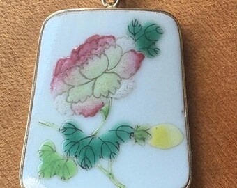 Vintage Handbemalte Chinesische Fliesen Anhänger in Sterling Silber Rahmen 1,25 &quot;Lange Rosa Gelbe Blume Porzellan Anhänger Vermeil Vermeil&quot;