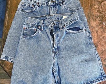 Vintage Levi's 550 Denim Shorts: Women's Relaxed Fit Size 3 Made in USA