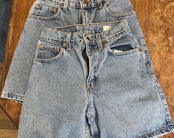 Vintage 550 Levi’s shorts from 1994 Women’s size 3 and 5 relaxed fit Good condition