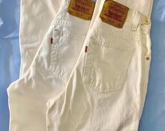 Vintage Levi's 521 Tapered Jeans, White, Size 4 short USA Made