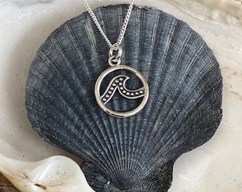 Collar de olas / Colgante de olas de plata de ley / collar de océano / regalos de playa / joyas temáticas de playa / collar de mar / olas /