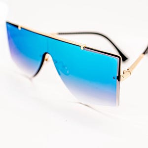 Paradise Blue Sunglasses| Mirrored Sunglasses for Women| Ultra-light weight Sunglasses| UV400| Included with lens case| Perfect gift for her
