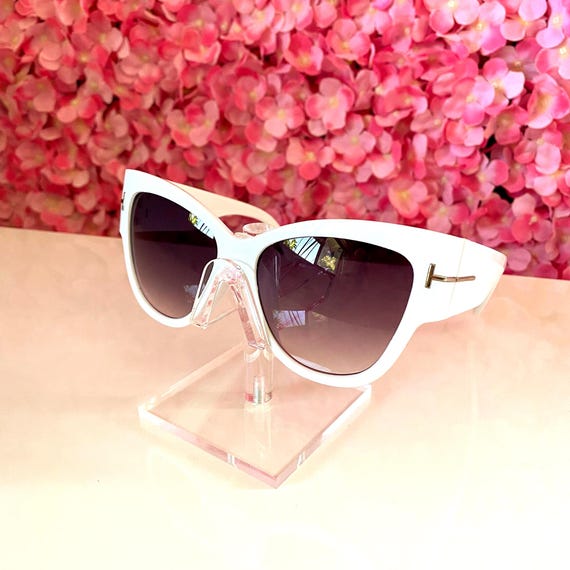 Oversized White Cat Eye Sunglasses: Fashion UV400 Protection, Includes Case