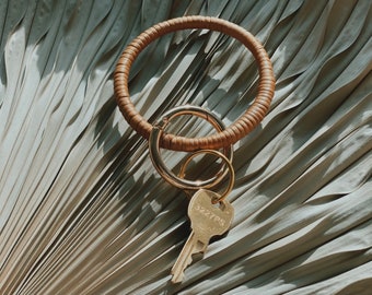 Brazalete de ratán / Pulsera boho / Llavero / Accesorios boho / Joyas de verano / Ideas de regalo / Llavero de muñeca