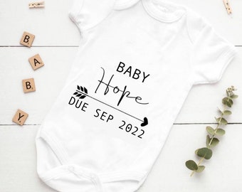 Personalisierte Baby wachsen Weste, Schwangerschaft Ankündigung, Taufe / Dusche Geschenk, Junge / Mädchen Geschlecht offenbaren, Baby Ankündigung Bodysuit