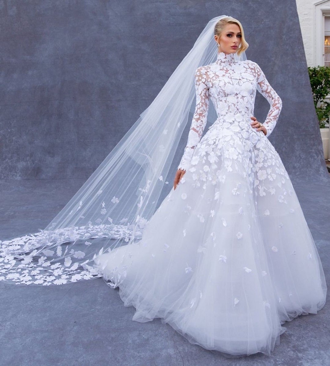 Uniquely Designed Paris Hilton Wedding Dress High Neck Lace - Etsy UK