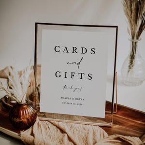 Minimale kaarten en cadeaus bruiloft bord sjabloon downloaden, bord bruiloft receptie kaarten en cadeaus, modern tafelblad kaarten en cadeaus bord, acacia
