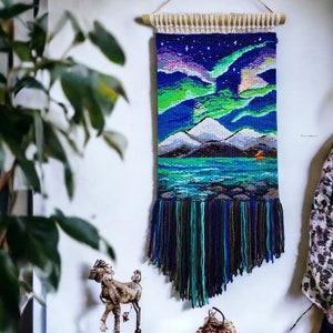 Aurora Nachthimmel Lichter | Berg Tapisserie Wanddekor | Weben Landschaft Wand Kunst | Makramee | Textil gewebter Wandbehang | Handgefertigt
