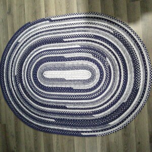 Großer Dunkelblau Weißer Jelly Roll-Teppich aus Baumwolle