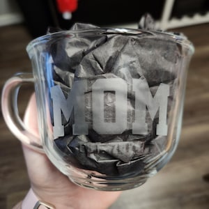 Mom Dad Etched Glass Mugs | Mother&#39;s Day Gift | Baby Shower Gift |  Father&#39;s Day Gift | New Parents | Christmas Gifts | Personalized Mug