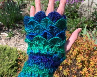 Mermaid scale fingerless gloves