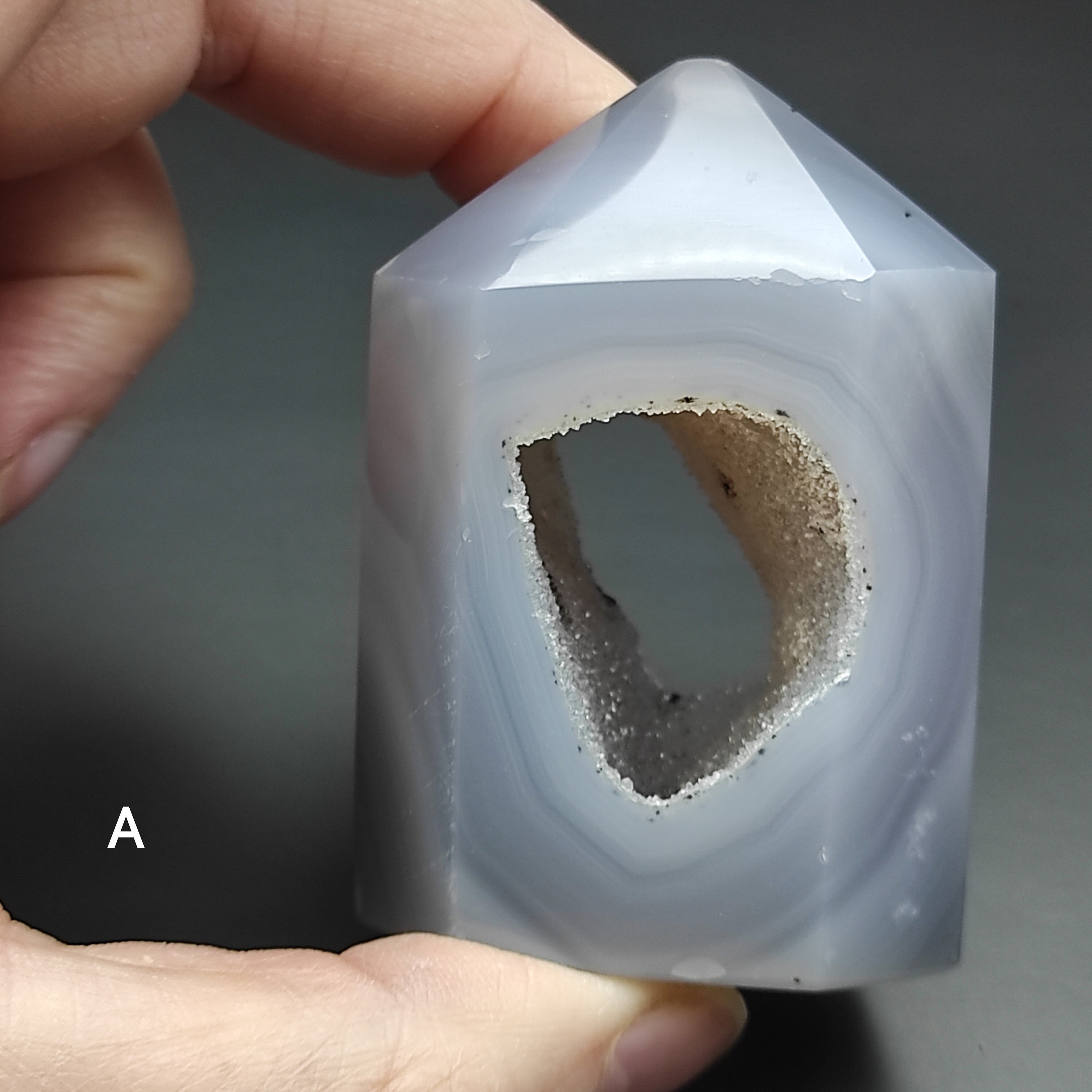 Grotte d'agate Blanche, Pierre Naturelle Taillée en Pointe, 2 Pièces Différentes à Choisir sur Photo