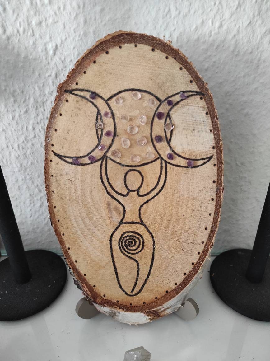 Pyrogravure sur Bois de La Déesse et Du Dieu Cornu | Wicca avec Améthystes Cristaux Roche Incrustés.