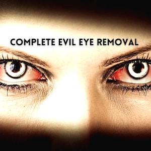 Könnte beinhalten: Nahaufnahme von Augen einer Person mit roten, blutunterlaufenen Augenweiß und leuchtend gelben Kontaktlinsen. Der Text "COMPLETE EVIL EYE REMOVAL" befindet sich über den Augen.