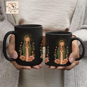 Virgen de Guadalupe Czarny Ceramiczny Kubek 11oz, 15oz, Prezenty Katolickie dla Kobiet, Uroczy Kubek Kawy Pani z Guadalupe, Prezent Dla Mamy Katolickiej