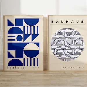 Set di arte da parete stampabile Bauhaus blu di 2, set di stampe minimaliste moderne di metà secolo, arte da parete Bauhaus a strisce retrò, arte della decorazione della casa blu