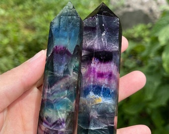 Rainbow Fluorite Crystal Tower Point - Natuursteen Gesneden en Gepolijste Kristallen - Keelchakra Steen Obelisk Home Decoratie Cadeau